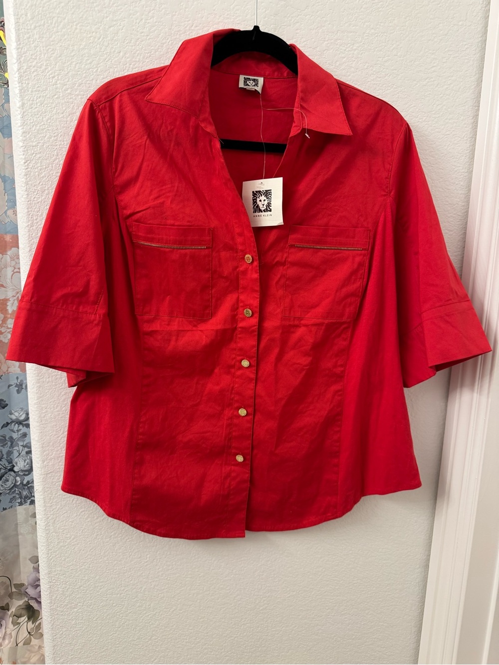 NWT Anne Klein Red Button-Front Short-Sleeve Blouse 1X Women’s retails $89